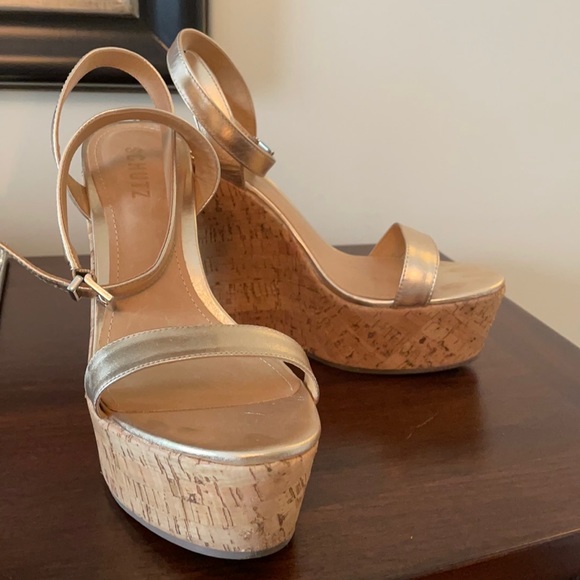 Schutz Eduarda Gold Platform Wedge Sandal - Picture 4 of 11
